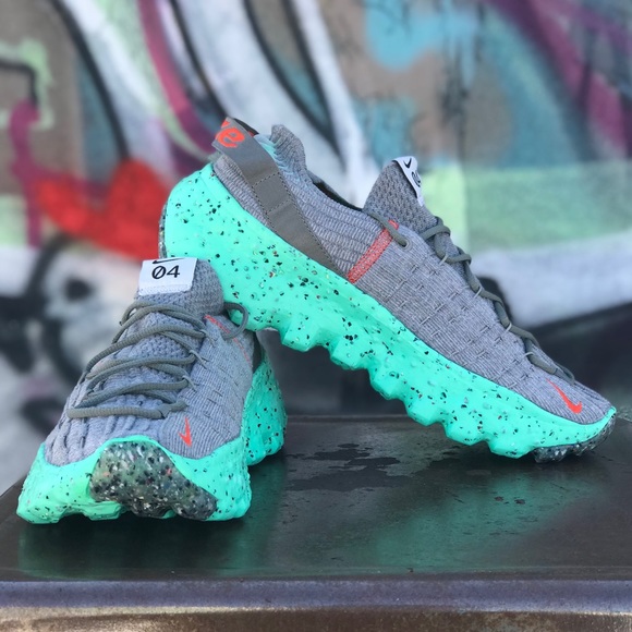 Nike Space Hippie 04 Flyknit Lifestyle Sneakers - Picture 2 of 11